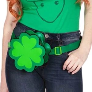 NEW! CLOVER SHAPED FANNY PACK By Tipsy Elves